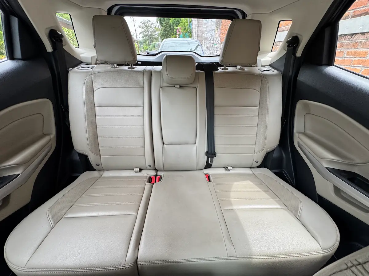 Ford EcoSport 2019 asientos traseros para 3 pasajeros